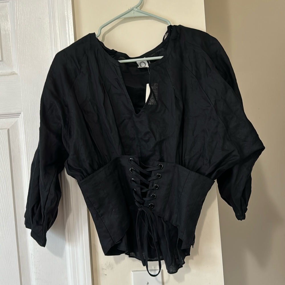 AKEMI + KiN Anthropologie Cinched waist shirt